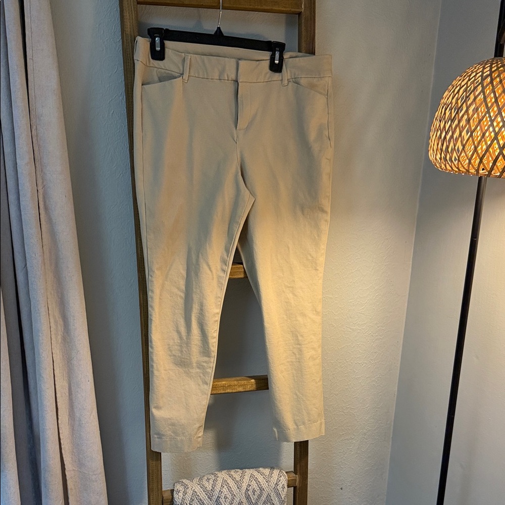 NWOT Old Navy Pixie Pants